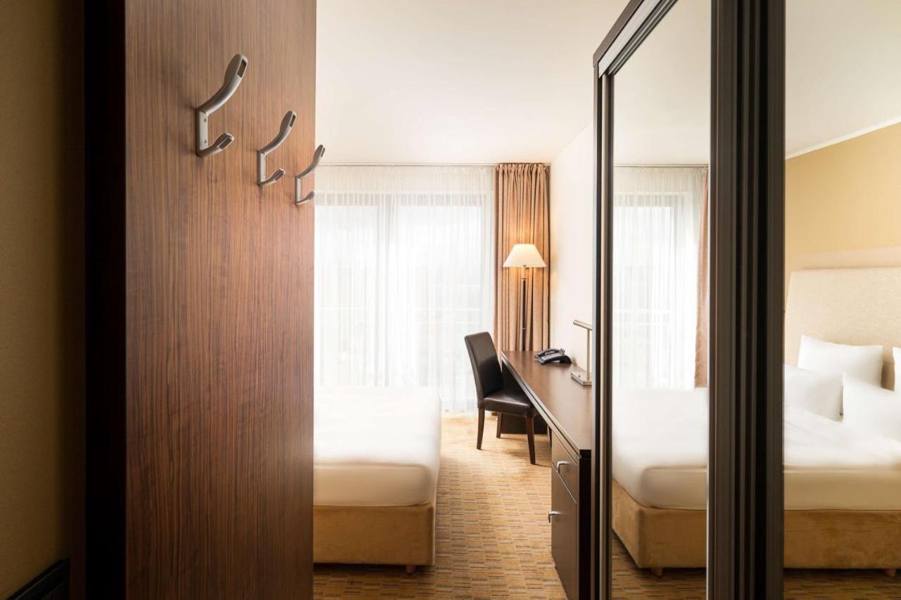 Elaya Hotel Hamburg Finkenwerder Ehemals The Rilano Hotel Хамбург Екстериор снимка
