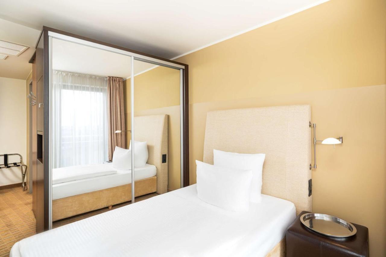 Elaya Hotel Hamburg Finkenwerder Ehemals The Rilano Hotel Хамбург Екстериор снимка