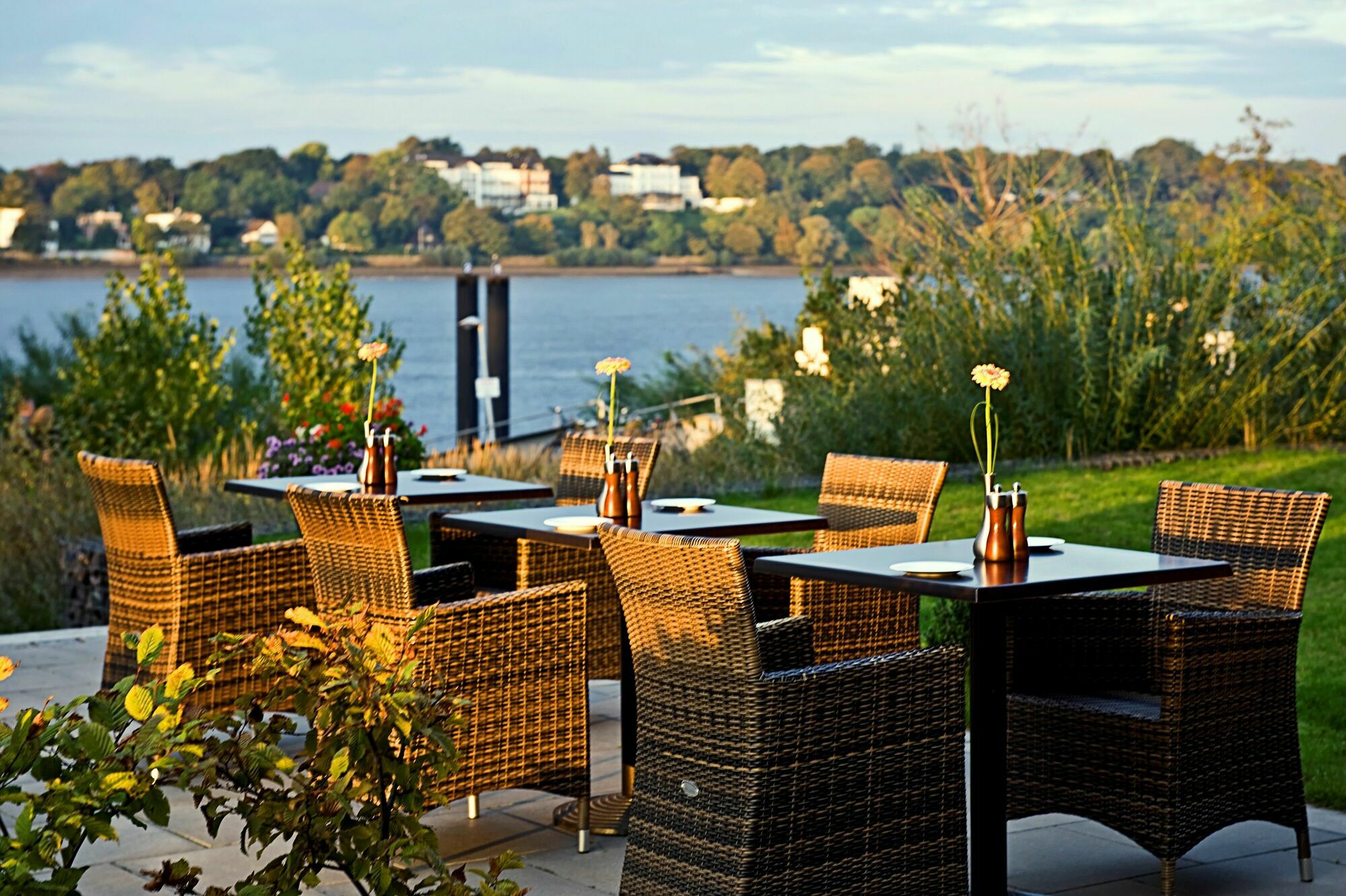 Elaya Hotel Hamburg Finkenwerder Ehemals The Rilano Hotel Хамбург Екстериор снимка